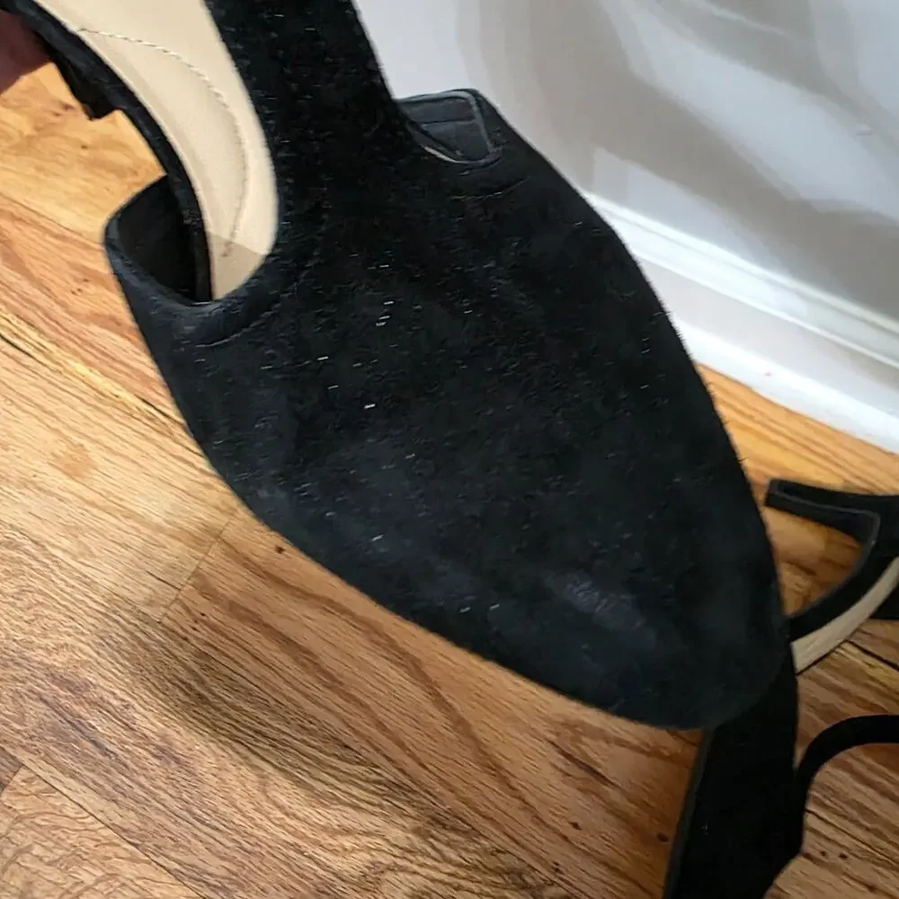 ​Clarks Artisan Black Suede T-Strap Pointed Toe Pumps Back Zip Heels Size 7.5